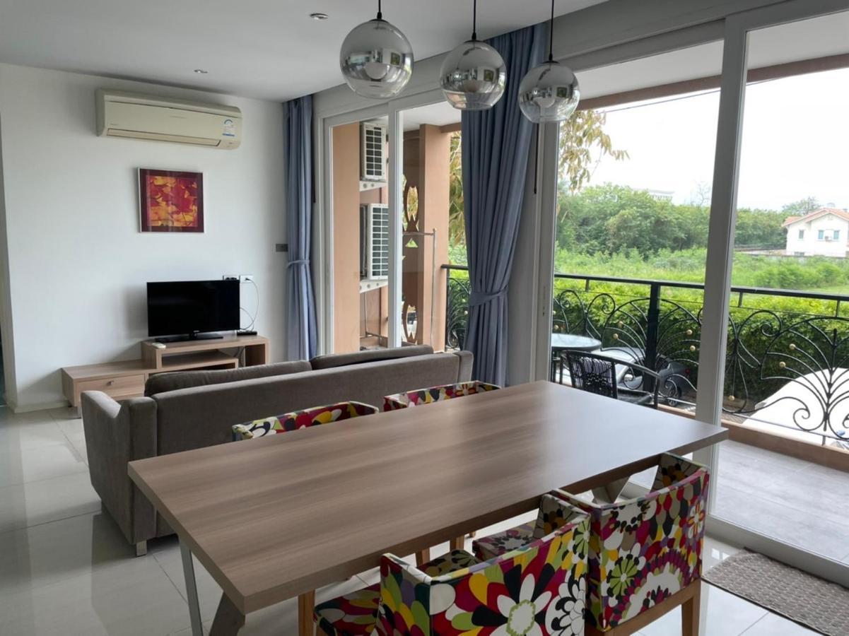 Atlantis Condo Resort Jomtien Екстер'єр фото