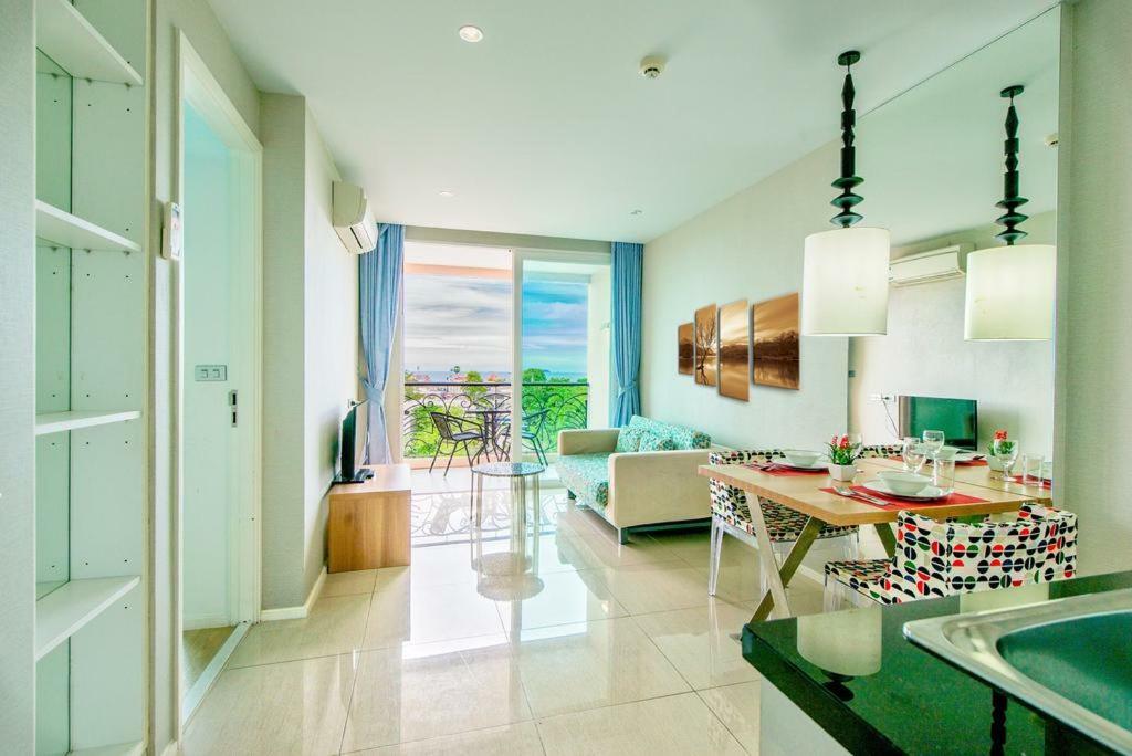 Atlantis Condo Resort Jomtien Екстер'єр фото